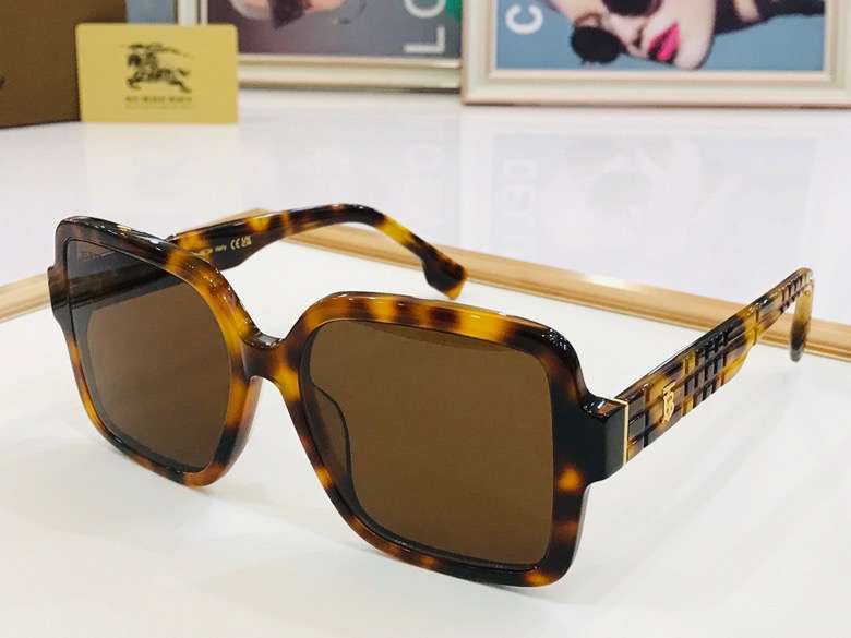 Picture of Burberry Sunglasses _SKUfw49839111fw